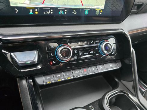 Used 2022 GMC Sierra 1500 AT4 w/ AT4 Premium Package image 41