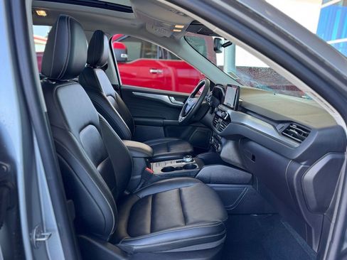 Used 2022 Ford Escape Titanium w/ Class II Trailer Tow Package image 29