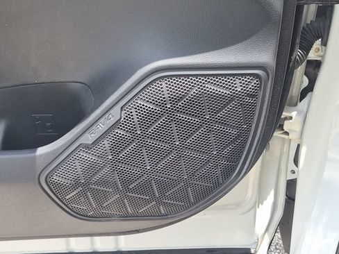 Used 2019 Toyota RAV4 LE FWD image 20