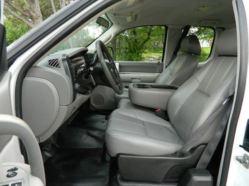 Used 2009 Chevrolet Silverado 2500 W/T RWD image 13