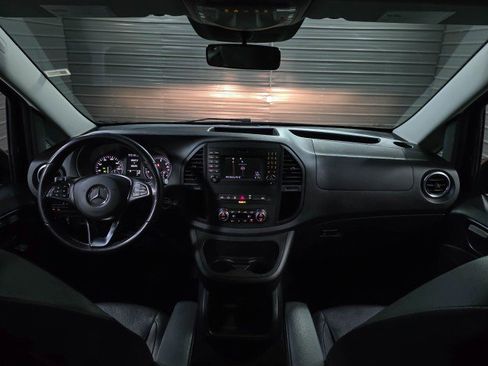 Used 2019 Mercedes-Benz Metris Passenger image 12