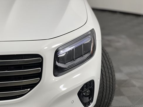 New 2026 Mercedes-Benz GLB 250 4MATIC image 7