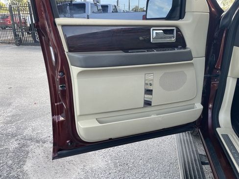 Used 2016 Lincoln Navigator L Reserve AWD/4WD image 32