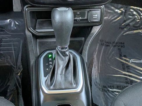 Used 2018 Jeep Renegade Latitude image 12