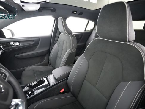 Used 2023 Volvo C40 P8 Recharge Ultimate AWD/4WD image 4
