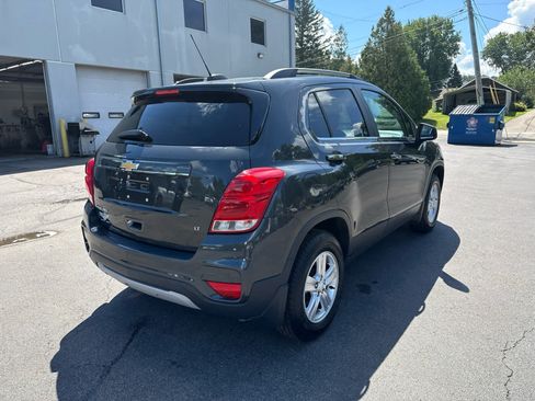Used 2019 Chevrolet Trax LT w/ Driver Confidence Package AWD/4WD image 3