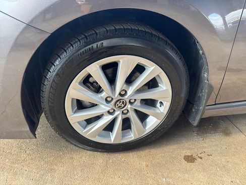Used 2023 Toyota Camry SE image 11