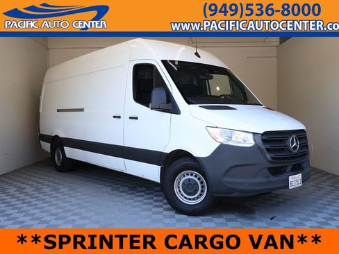 Used 2022 Mercedes-Benz Sprinter 2500 image 1