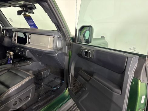 Certified 2025 Ford Bronco Outer Banks AWD/4WD image 35