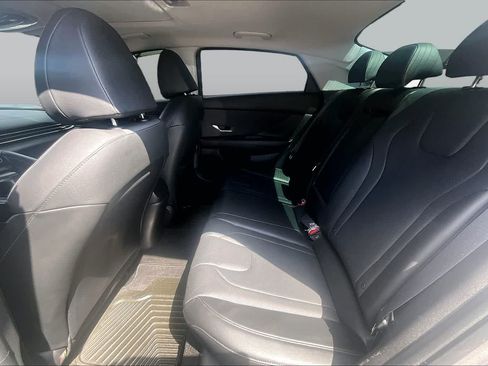 Used 2023 Hyundai Elantra Limited FWD image 21