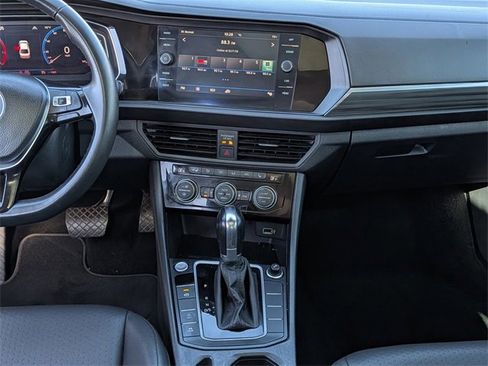 Used 2019 Volkswagen Jetta SEL w/ Cold Weather Package image 22