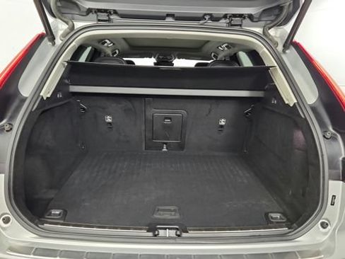 Certified 2023 Volvo XC60 B5 Plus w/ Protection Package Premier FWD image 37
