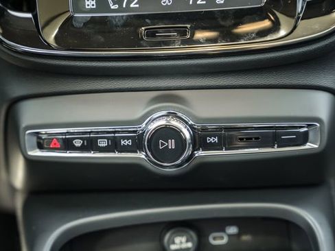 New 2026 Volvo XC40 B5 Plus w/ Climate Package image 24