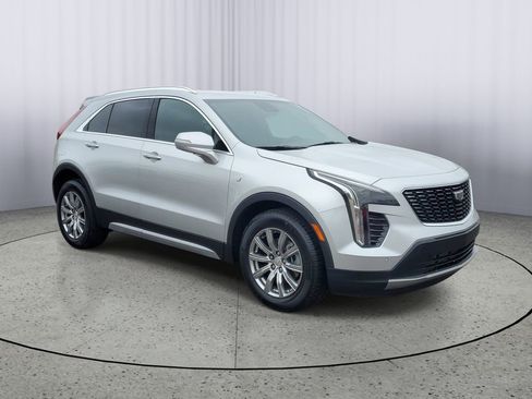 Certified 2021 Cadillac XT4 Premium Luxury w/ Cold Weather Package AWD/4WD image 2