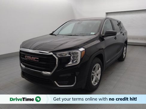 Used 2024 GMC Terrain SLE image 1