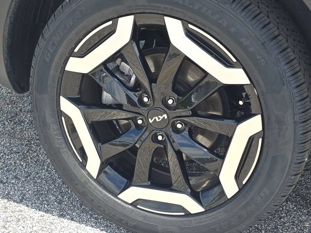 Used 2025 Kia Telluride EX w/ EX Captain's Chair Package FWD image 9