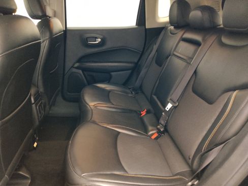 Used 2019 Jeep Compass Latitude w/ Popular Equipment Group AWD/4WD image 18