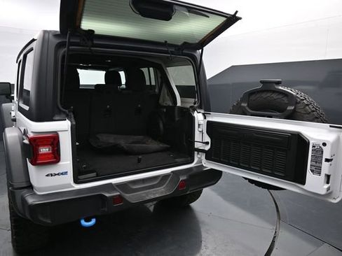 Used 2023 Jeep Wrangler Unlimited Rubicon 4xe AWD/4WD image 9