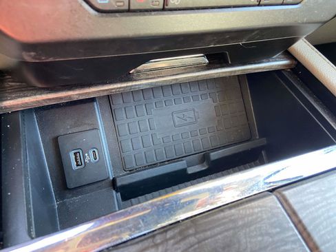 Used 2021 Ford Expedition Limited w/ Cargo Package image 15