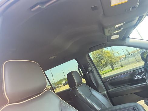 Used 2021 GMC Yukon XL SLT AWD/4WD image 35