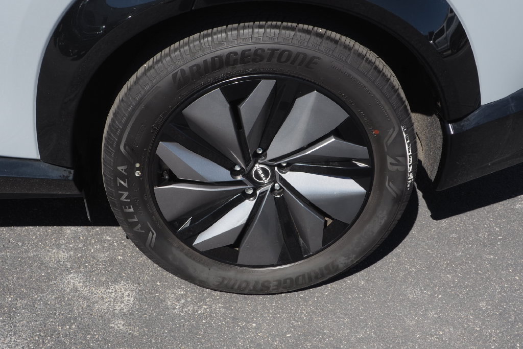 Used 2024 Nissan Ariya FWD image 9