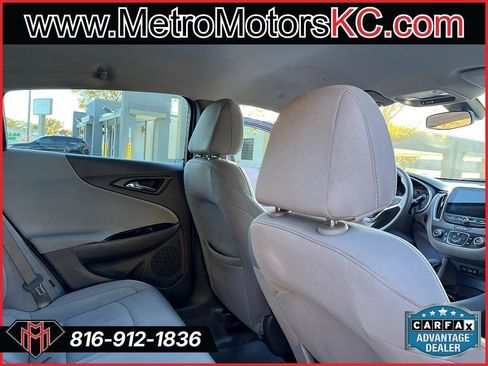 Used 2021 Chevrolet Malibu LS FWD image 29