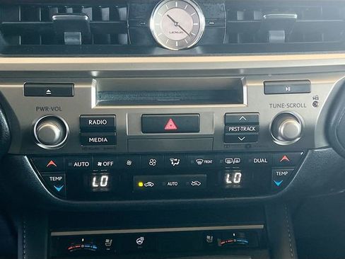 Used 2018 Lexus ES 350 w/ Navigation System Package image 23