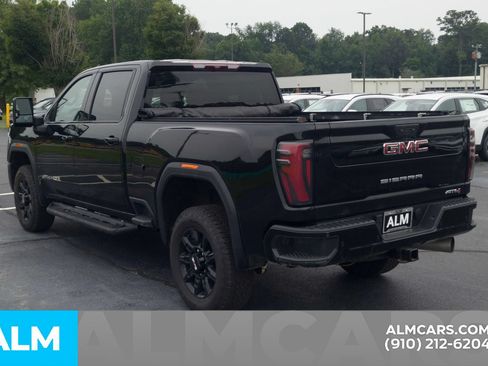 Used 2024 GMC Sierra 2500 AT4 AWD/4WD image 9