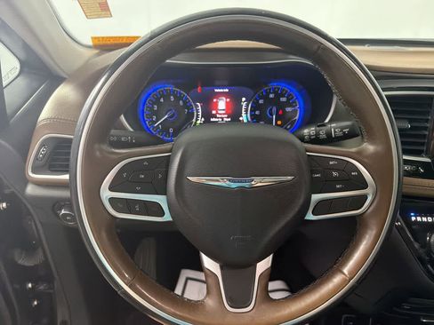 Used 2018 Chrysler Pacifica Limited FWD image 14