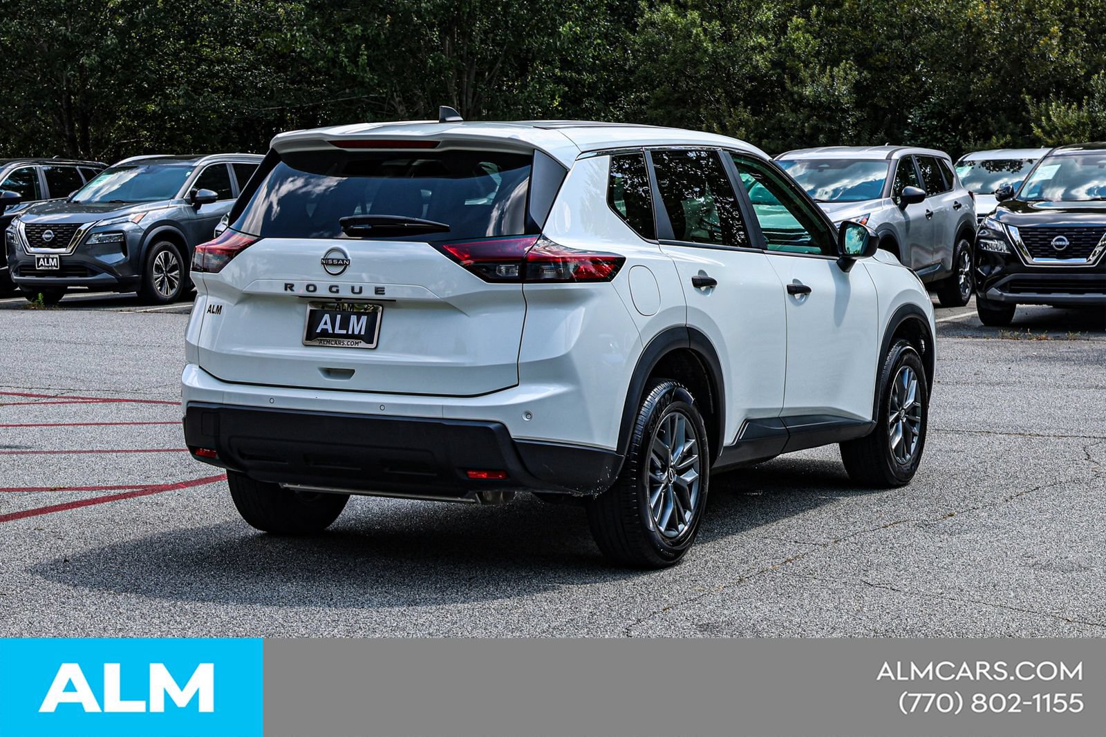 Used 2024 Nissan Rogue S FWD image 6