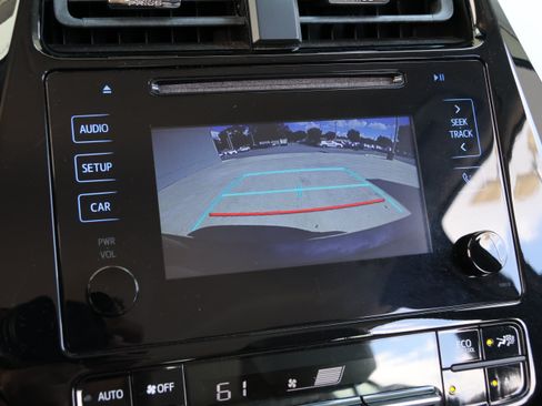 Used 2017 Toyota Prius Two FWD image 23