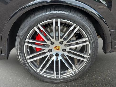 Used 2018 Porsche Cayenne GTS AWD/4WD image 36