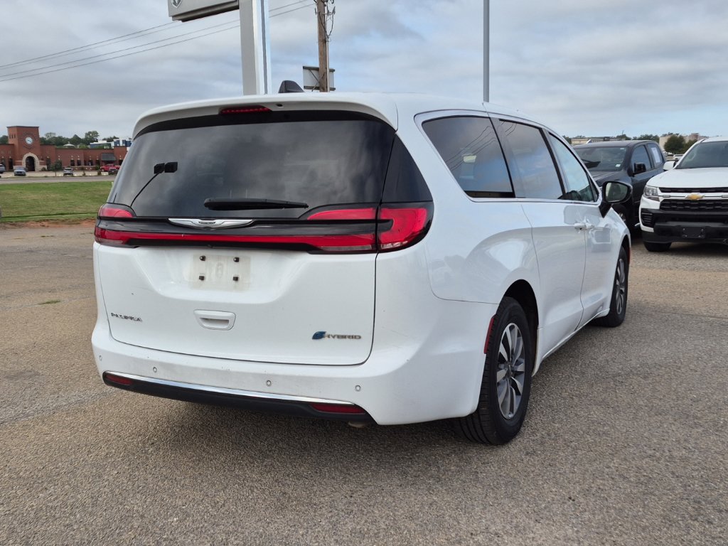 Used 2024 Chrysler Pacifica Limited FWD image 3