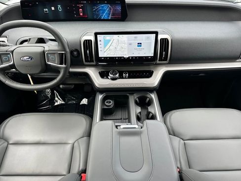 New 2026 Ford Expedition Active image 10