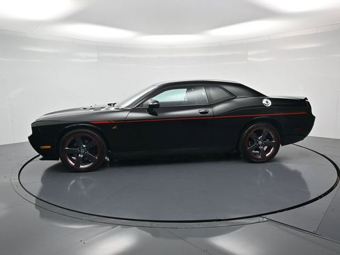 Used 2014 Dodge Challenger R/T w/ R/T Redline Group RWD image 2
