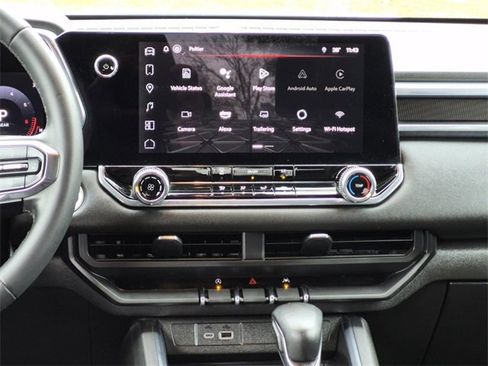 Used 2024 GMC Canyon Elevation image 24