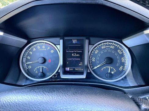 Used 2016 Toyota Tacoma SR5 w/ SR5 Appearance Package (SN) AWD/4WD image 26