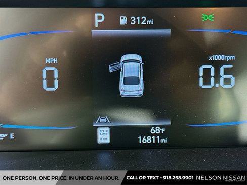 Used 2025 Hyundai Elantra Sport FWD image 12