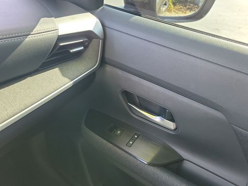 Certified 2025 Nissan Kicks SV FWD image 28