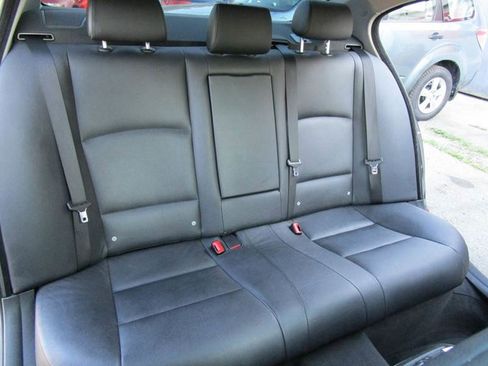 Used 2011 BMW 528i Sedan image 35