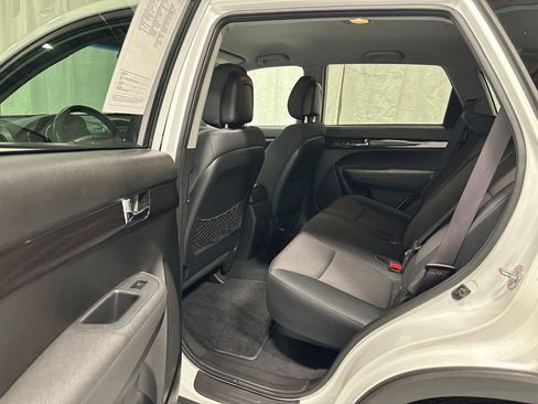 Used 2011 Kia Sorento LX w/ Convenience Pkg AWD/4WD image 35