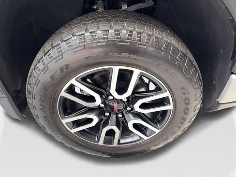 Used 2025 GMC Sierra 1500 AT4 w/ AT4 Premium Package AWD/4WD image 80