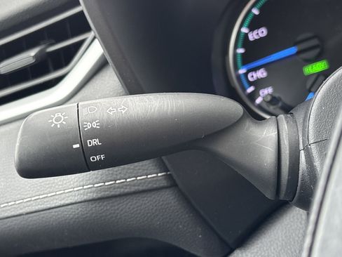 Used 2021 Toyota RAV4 LE AWD/4WD image 27
