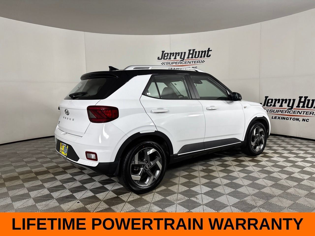 Used 2022 Hyundai Venue Limited FWD image 6