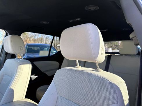 Certified 2023 Chevrolet Traverse LS image 14