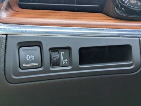 Used 2021 Cadillac XT5 Premium Luxury FWD image 19