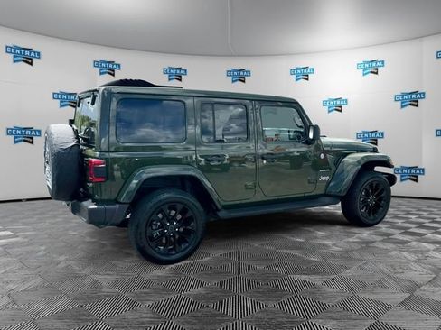 Used 2024 Jeep Wrangler Unlimited Sahara w/ Technology Group AWD/4WD image 5