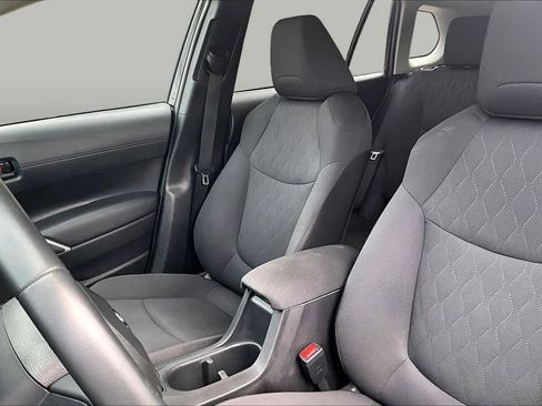 Used 2024 Toyota Corolla Cross LE FWD image 8