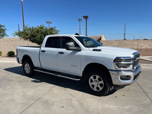 Certified 2025 RAM 2500 Big Horn AWD/4WD image 5