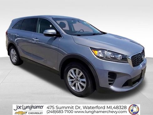 Used 2020 Kia Sorento LX AWD/4WD image 2